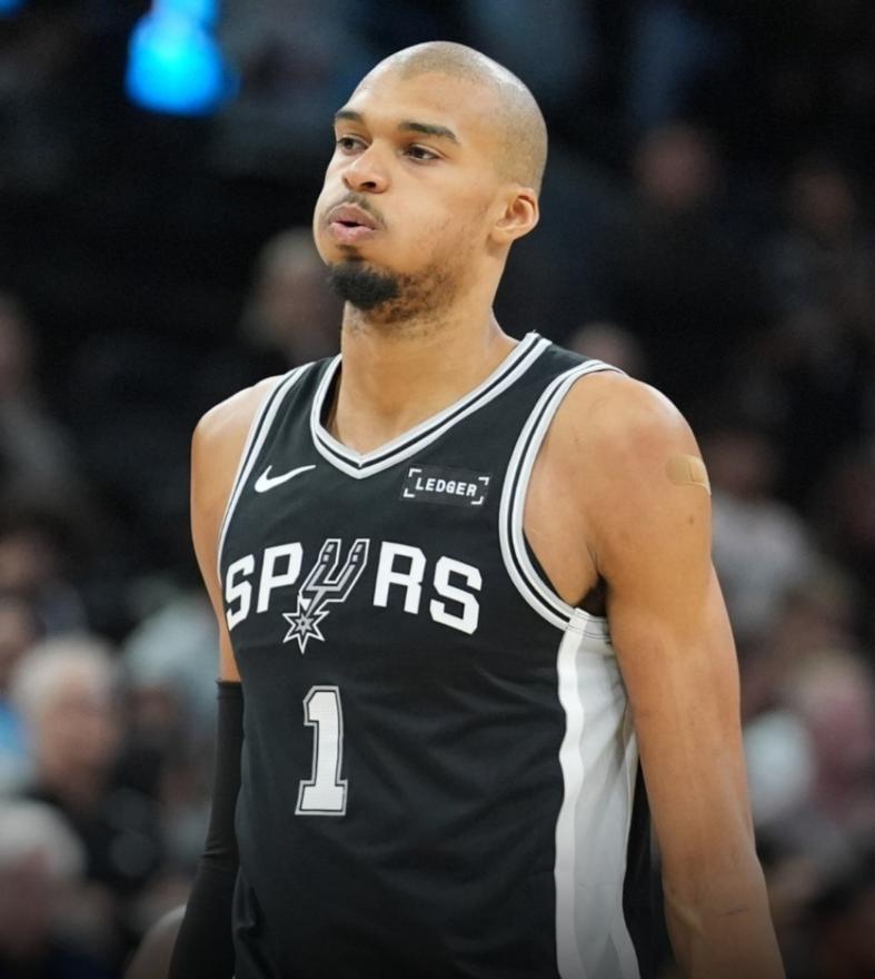 福克斯31分文班亚马26+13+5封盖，努尔基奇连场三双，马刺灭爵士